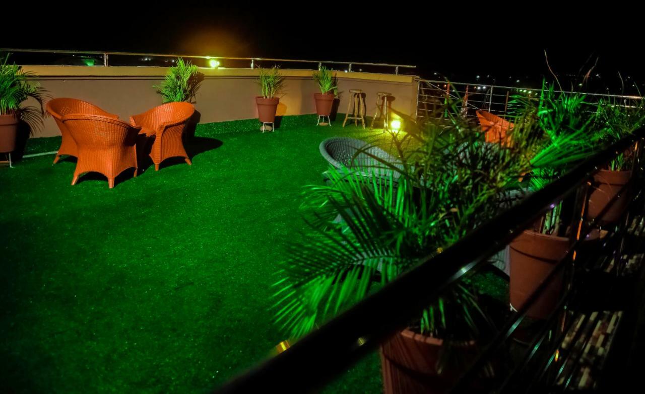 Plus 33 Hotel Nungua Exterior photo